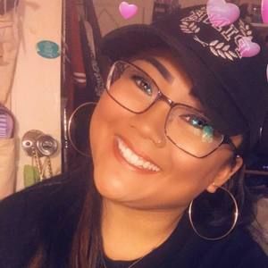 Meet your Posher, Alyssa